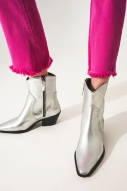 Magenta Skinny Jeans -Hippie Vibe Tribe Shop 18617338 16a6673b 9cd9 41f0 a1b7 6d21a88bf9e6